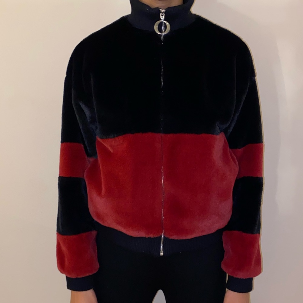 Fur coat with zipper